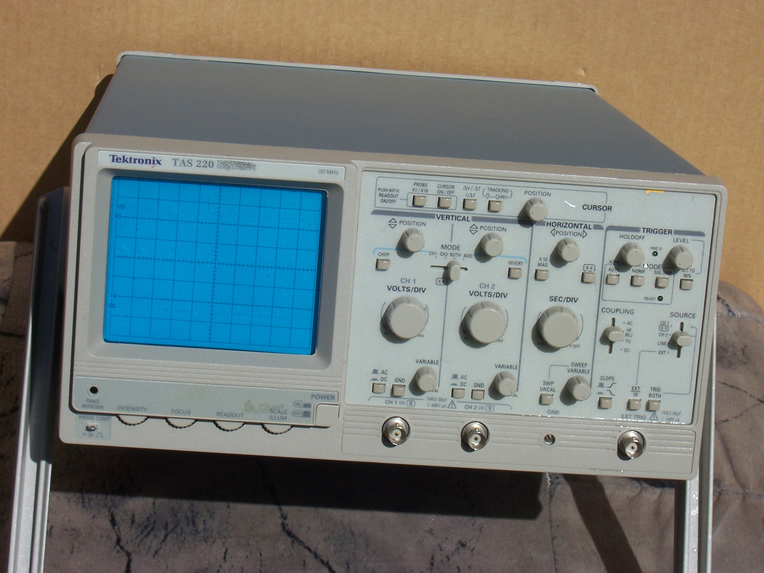 Tektronix TAS-220 Dual Channel 20MHz Analog Graph Digital Oscilloscope ...